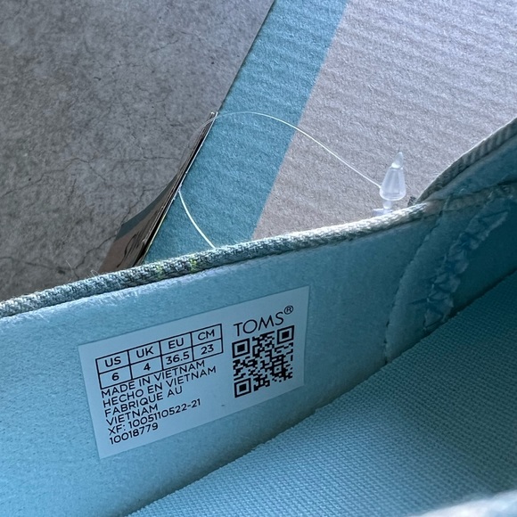 TOMS canvas slip on - Picture 5 of 6